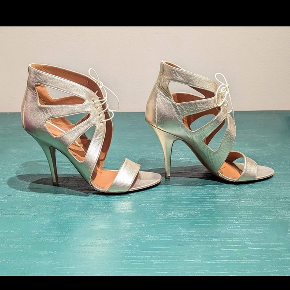 Authentic Givenchy Leather Heels NEW w/Box & Dust Bag Women's Shoes Size 9.5 - Picture 4 of 9